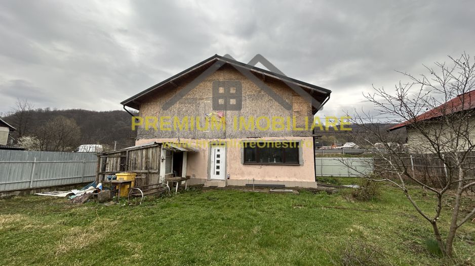 Casa de vanzare in Slanic Moldova . - Poză 19