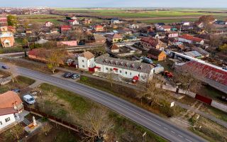Clădire potrivită pentru proiecte educaționale sau de îngrijire - Poză 7