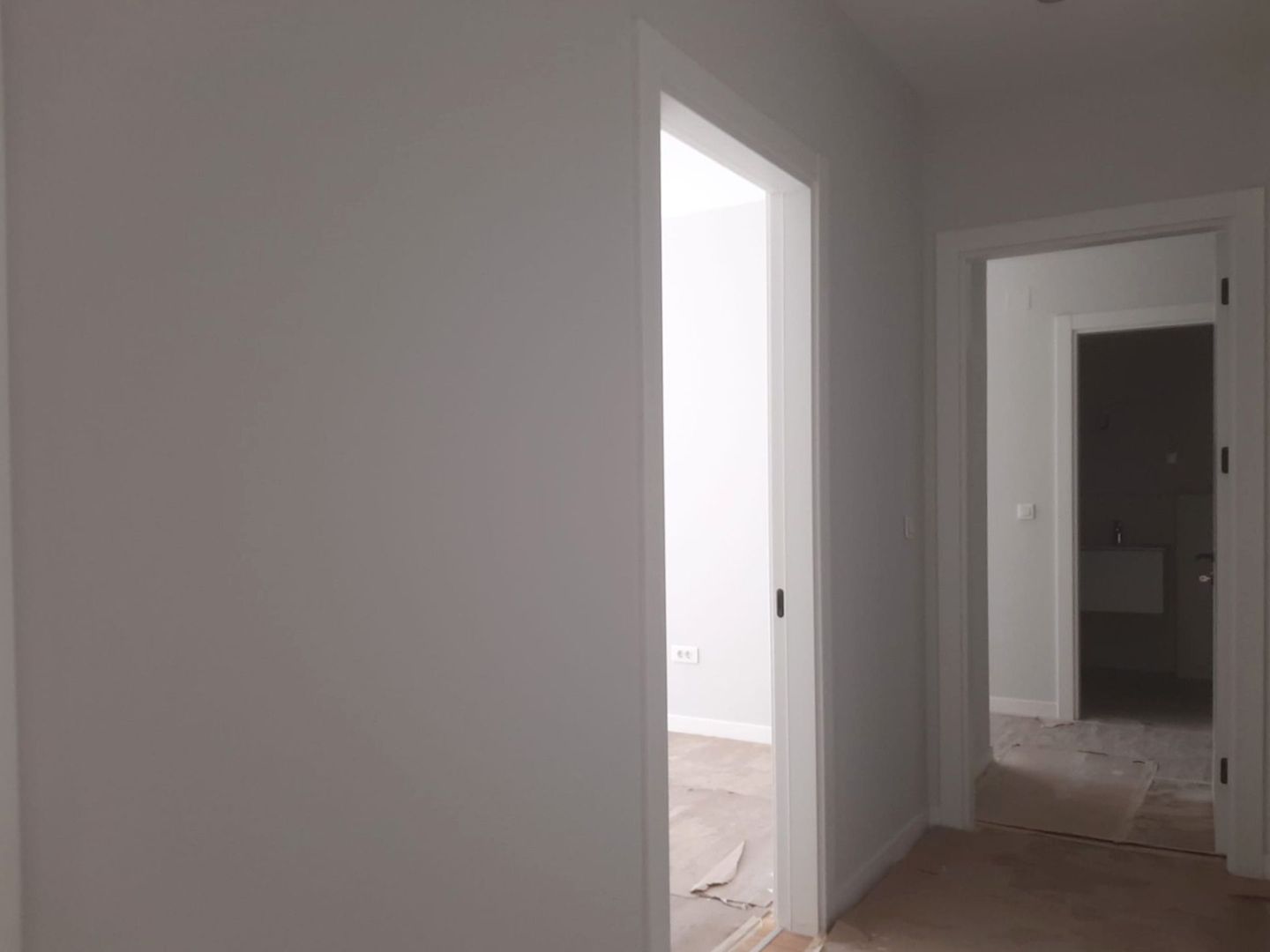 APARTAMENT PREMIUM CU 5 CAMERE ȘI GRĂDINĂ PRIVATĂ DE 160 MP - Poză 8