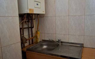 Apartament cu 3 camere - zona semicentrala - Poză 9