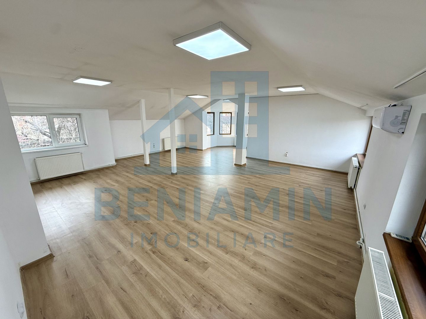 Spatiu comercial - 120mp -  etaj 1 - compartimentat - Agronomie - Poză 1