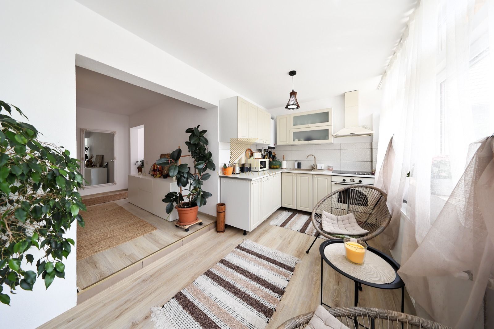 Casă renovată, teren 394 mp – Râșnov, str. Misu Popp, zonă centrală - Poză 11