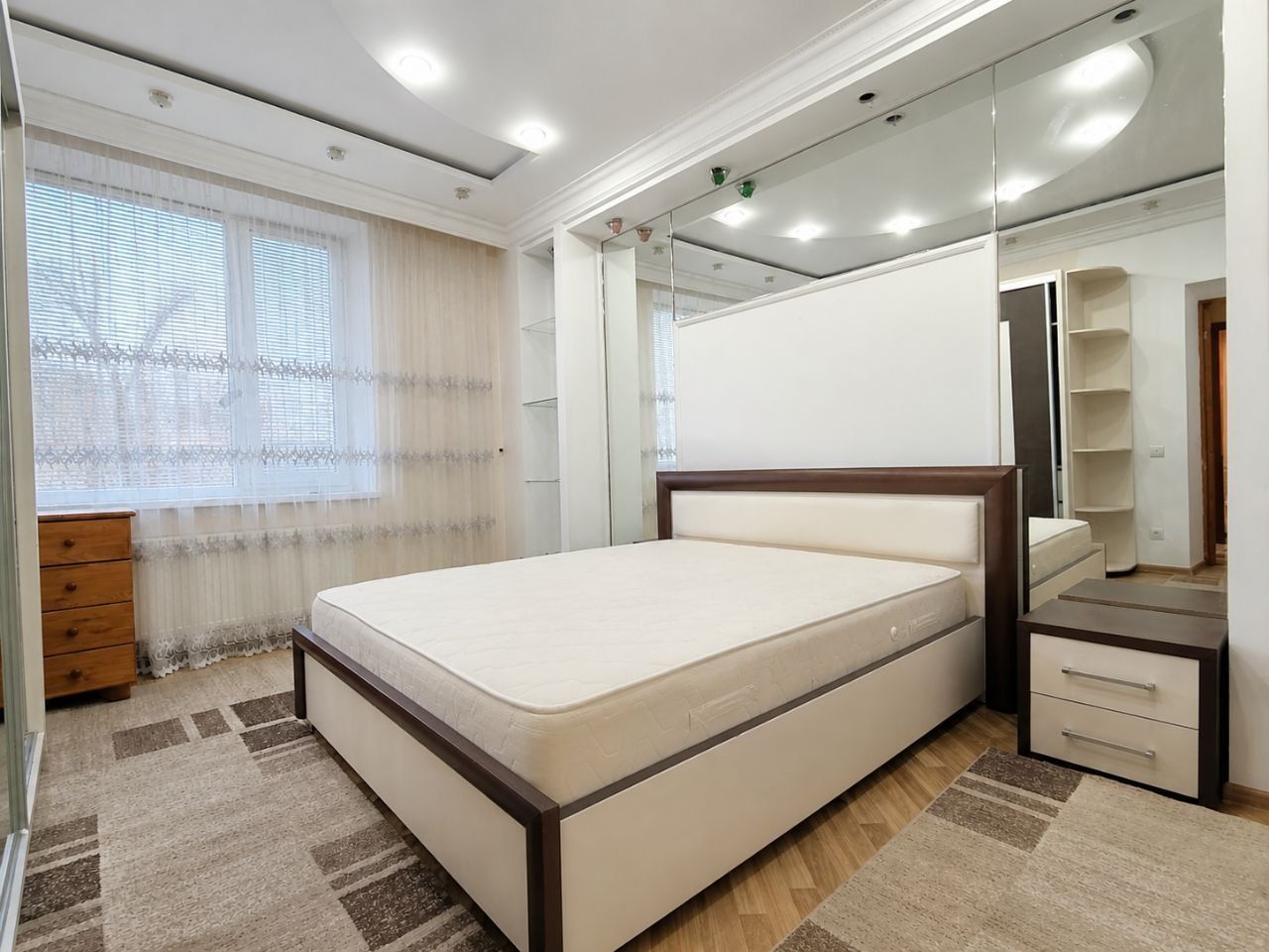 Casă 210 m² cu 5 dormitoare și teren 10 ari – Euroreparație | Drochia, str. Grigore Ureche - Poză 31