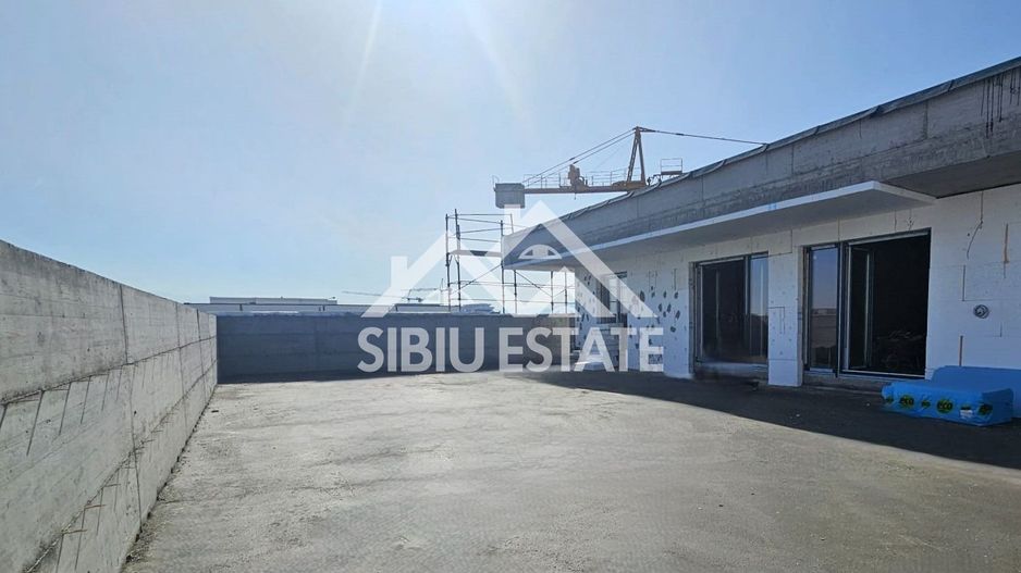 Penthouse Sibiu 4 camere, 2 bai terasa mare vedere panoramica - Poză 2