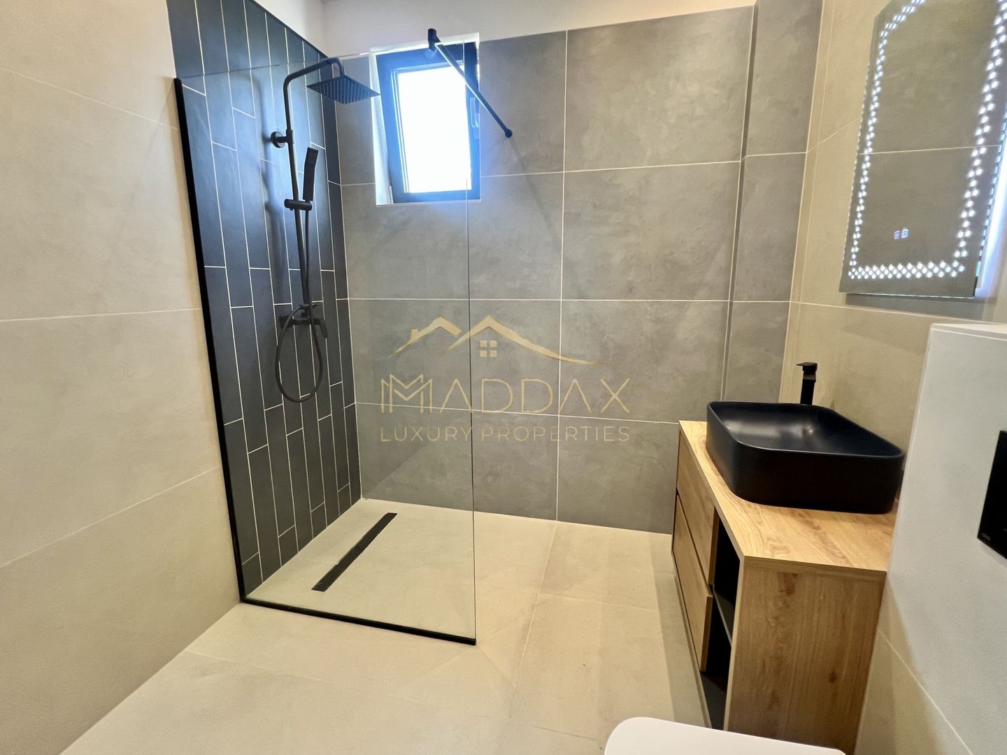 Vilă **6 camere  **451mp // Zona Iancu Nicolae - Poză 53