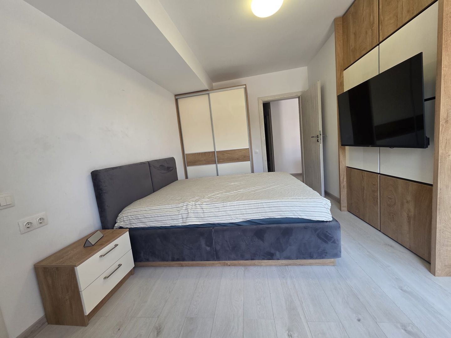 Apartament 3 camere parter si curte 45m  de inchirat Rond OMV Pipera - Poză 10