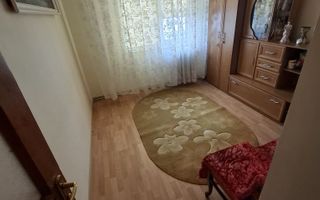 Apartament cu 2 cam D Dacia peste stradă de Biserică - Poză 4