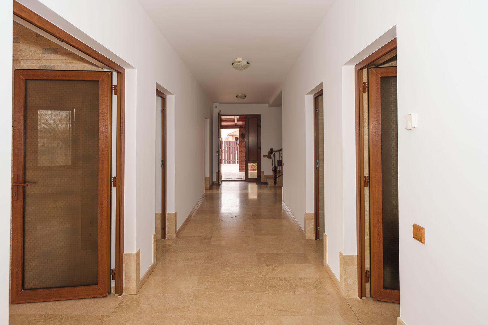 Proprietate Spațioasă Jucu de Mijloc - Ideală ca Locuință sau Afaceri - Poză 24