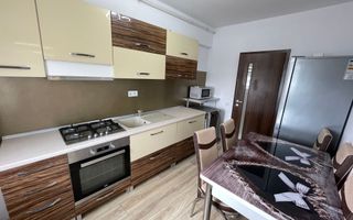 Apartament cu o camera mobilat si utilat- Balcon mare, lift - Poză 9
