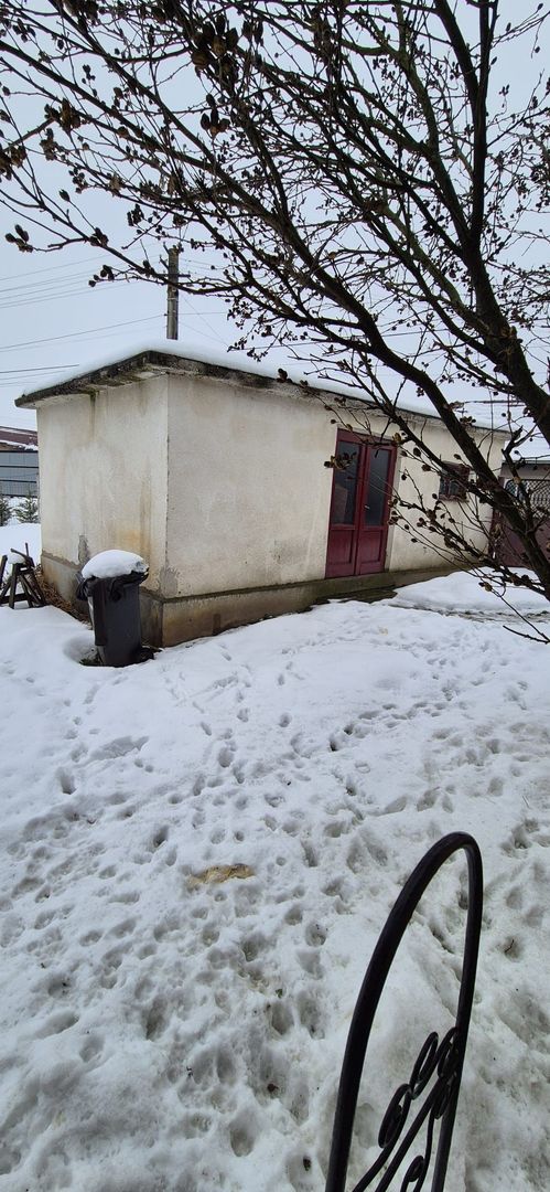 Casa ,curte și gradina.Teren cu 2700 mp. - Poză 11