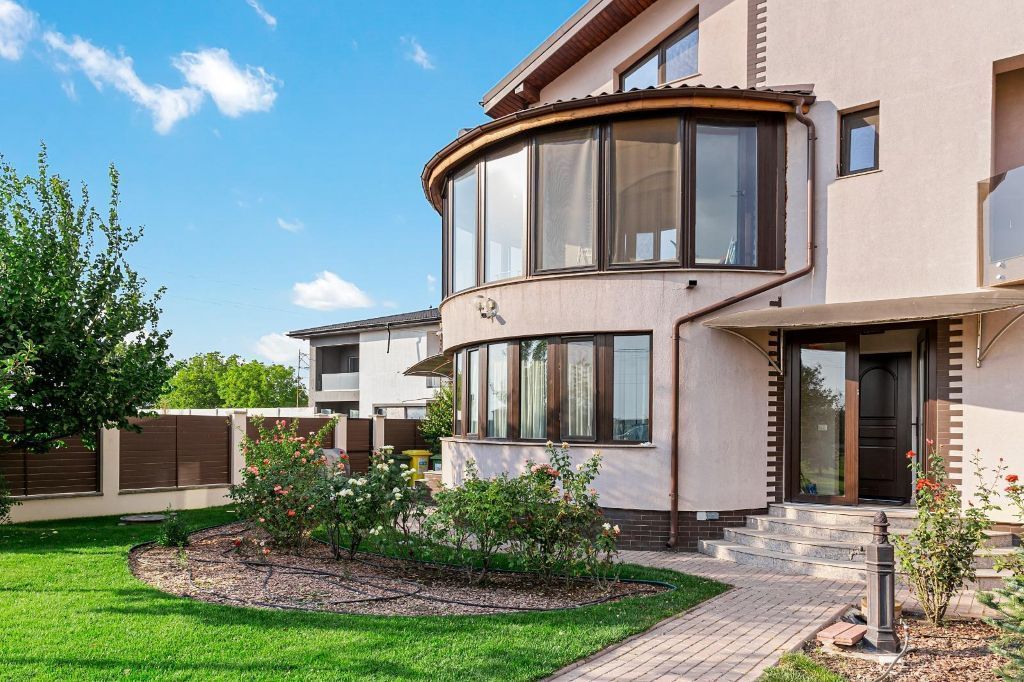 Vila cu 6 camere | Teren generos | Otopeni - Poză 1