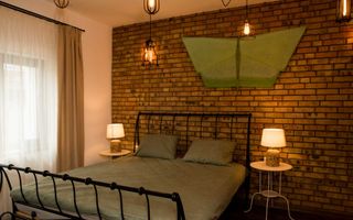 Casa de inchiriat - Centrul Vechi, 2 camere + terasa - Poză 3