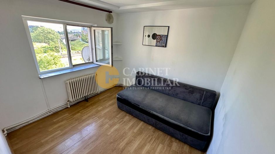 2 Camere Decomandat - Zona Alexandru Cel Bun - Bloc din 1983 - Poză 6