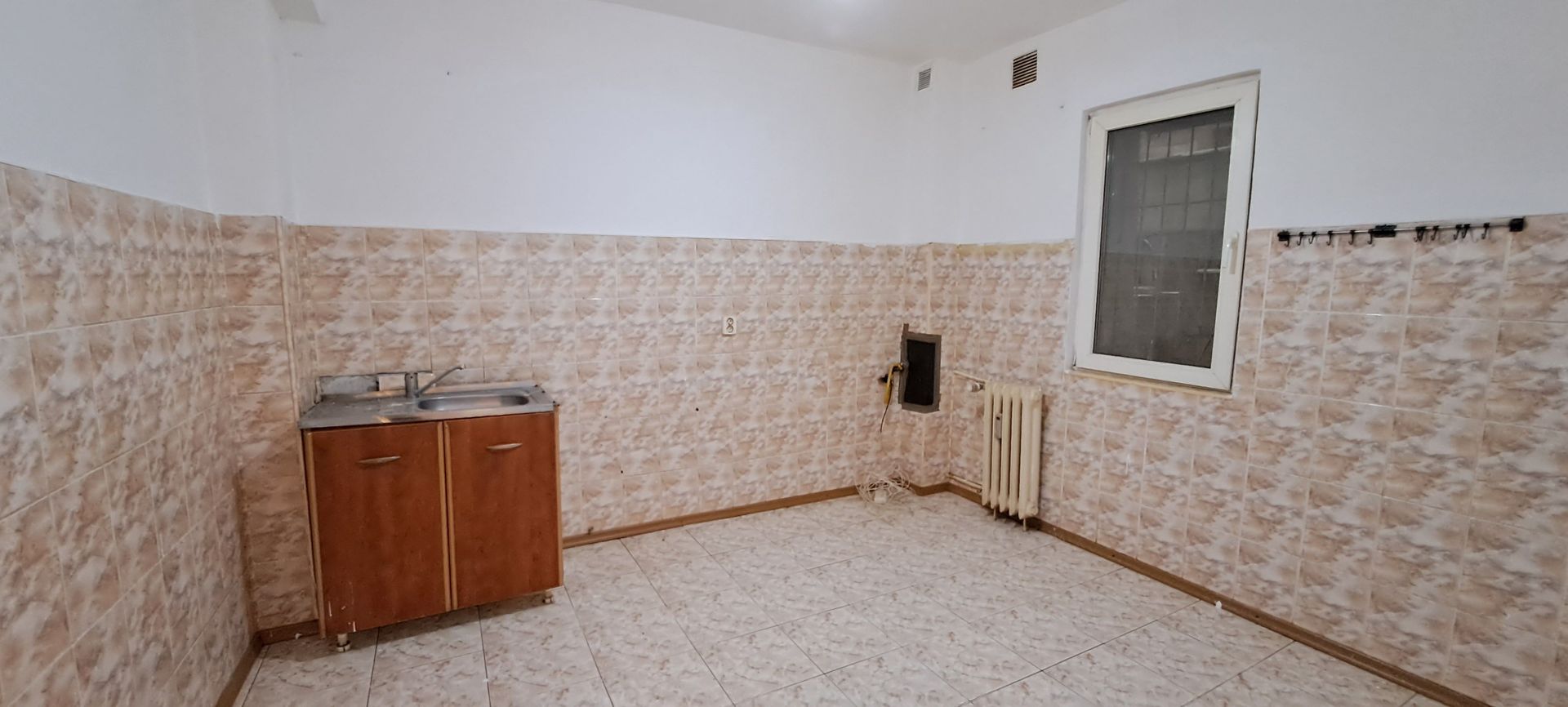 Apartament 3 camere Pantelimon, bloc reabilitat, statii stb si metrou - Poză 10