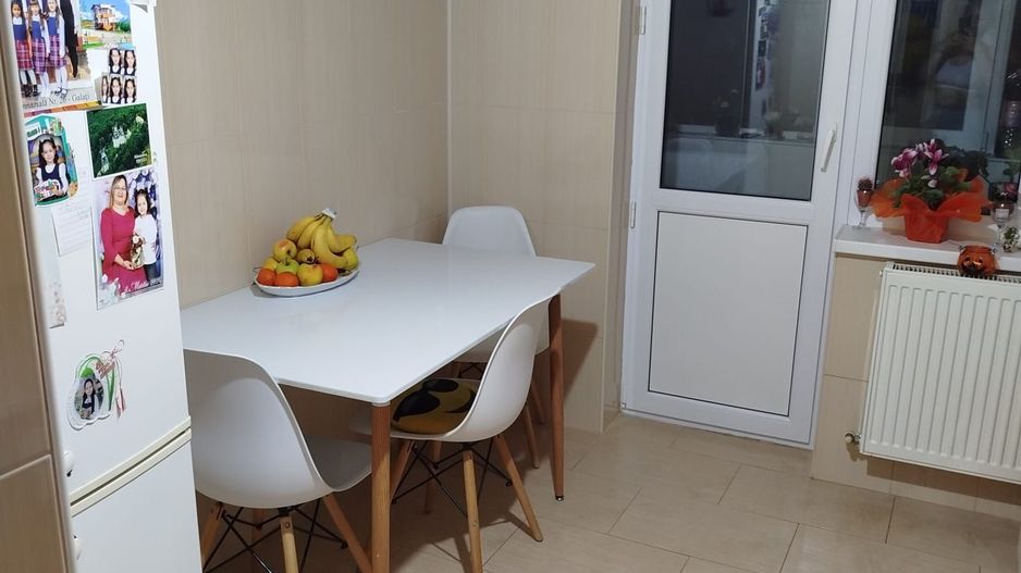 Apartament 3 camere de vânzare – Piața Centrală, etaj 3 - Poză 3