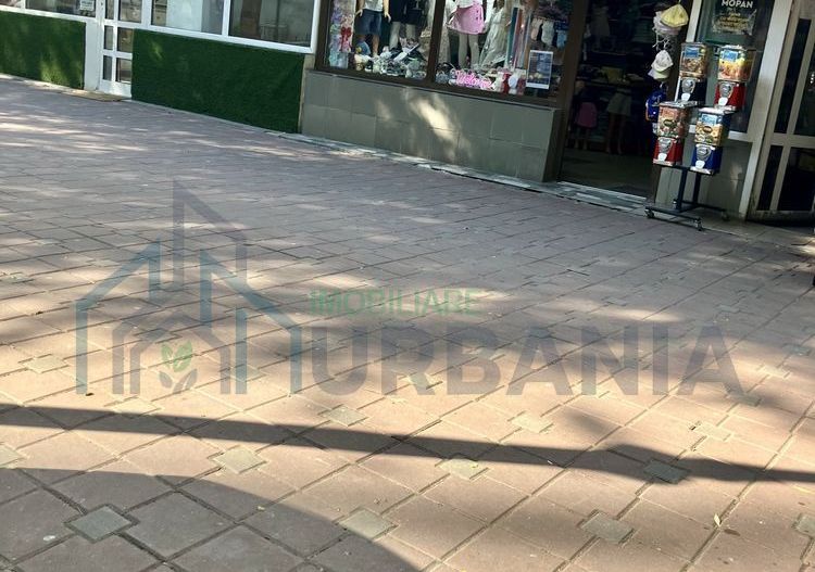 Spațiu comercial de închiriat în Piața Voievozilor, Iași – vizibilitate excelentă și flux pietonal continuu - Poză 1