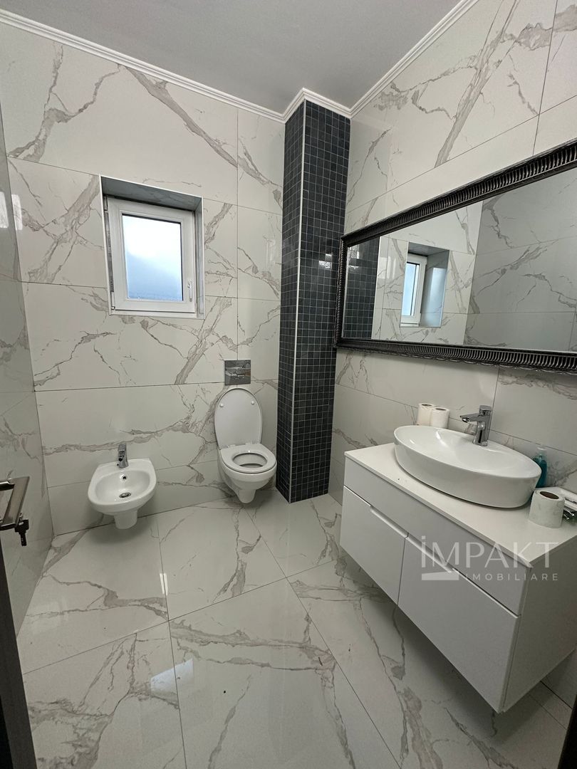 Casa superba de vanzare, situata intr-o zona aerisita a Dezmirului! - Poză 12