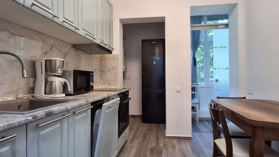 Apartament 2 camere , parter inalt , cu loc de parcare. - Poză 3