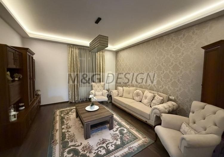 Apartament 3 camere amenajat lux zona Sinaia - Poză 1