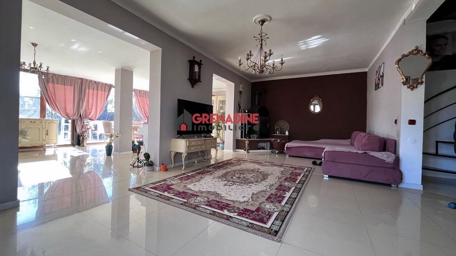 Casa deosebita 4 Camere P+M - zona Sanpetru - Comision 0% - Poză 2