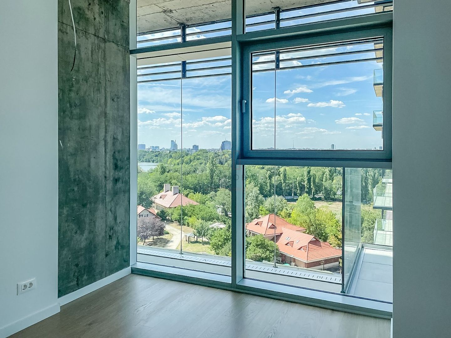 2 Camere Floreasca/ View Paronamic 265.000 E - Poză 1