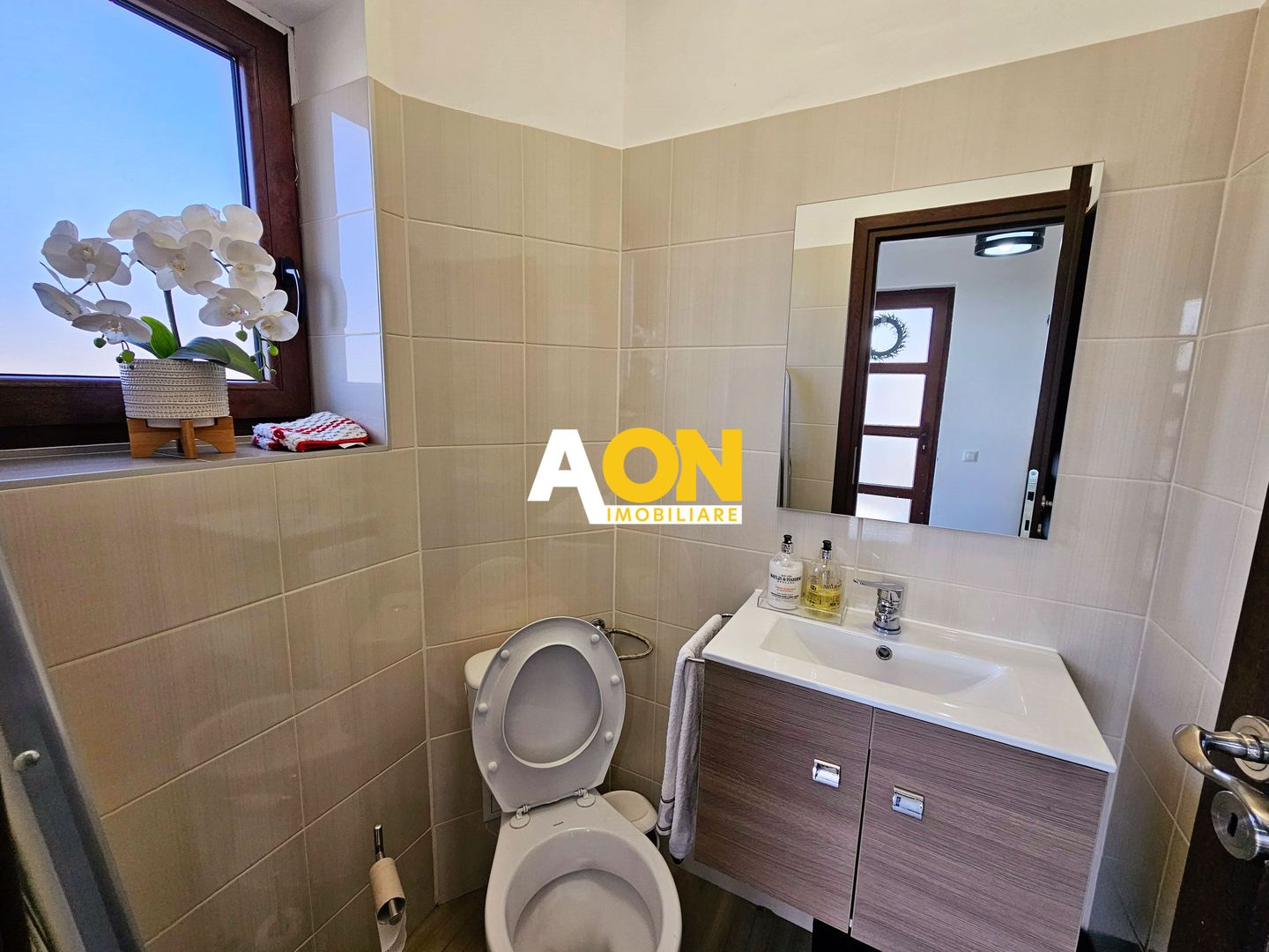 1/2 Duplex, 4 camere, mobilat, utilat, 230 mp, zona Lipoveni - Poză 9