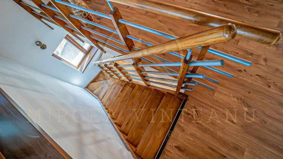 Lazu - Vila de vânzare compusă din P+1E+M. - Poză 39