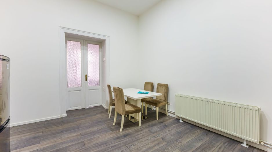 Apartament ultracentral cu 3 camere Arad - Poză 6