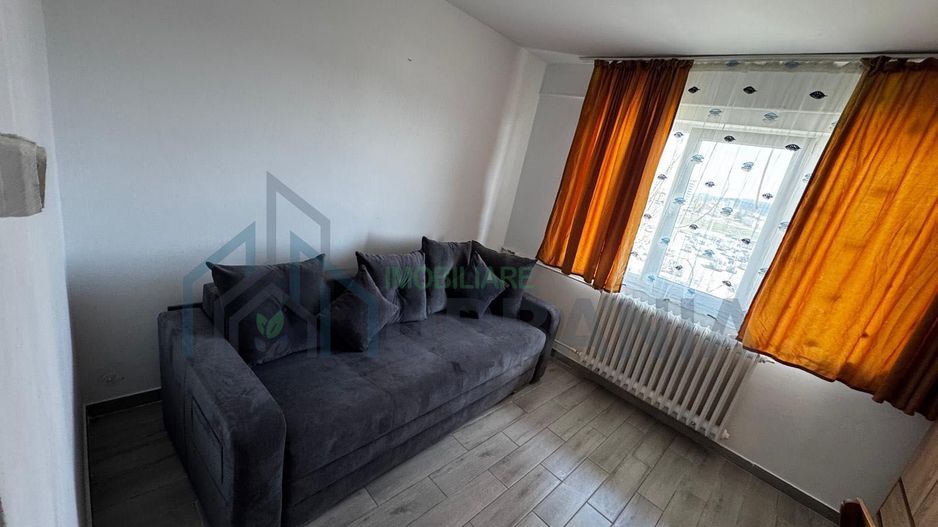 Garsonieră de închiriat în zona Podu Roș, la 10 minute de Palas Centru - Poză 1