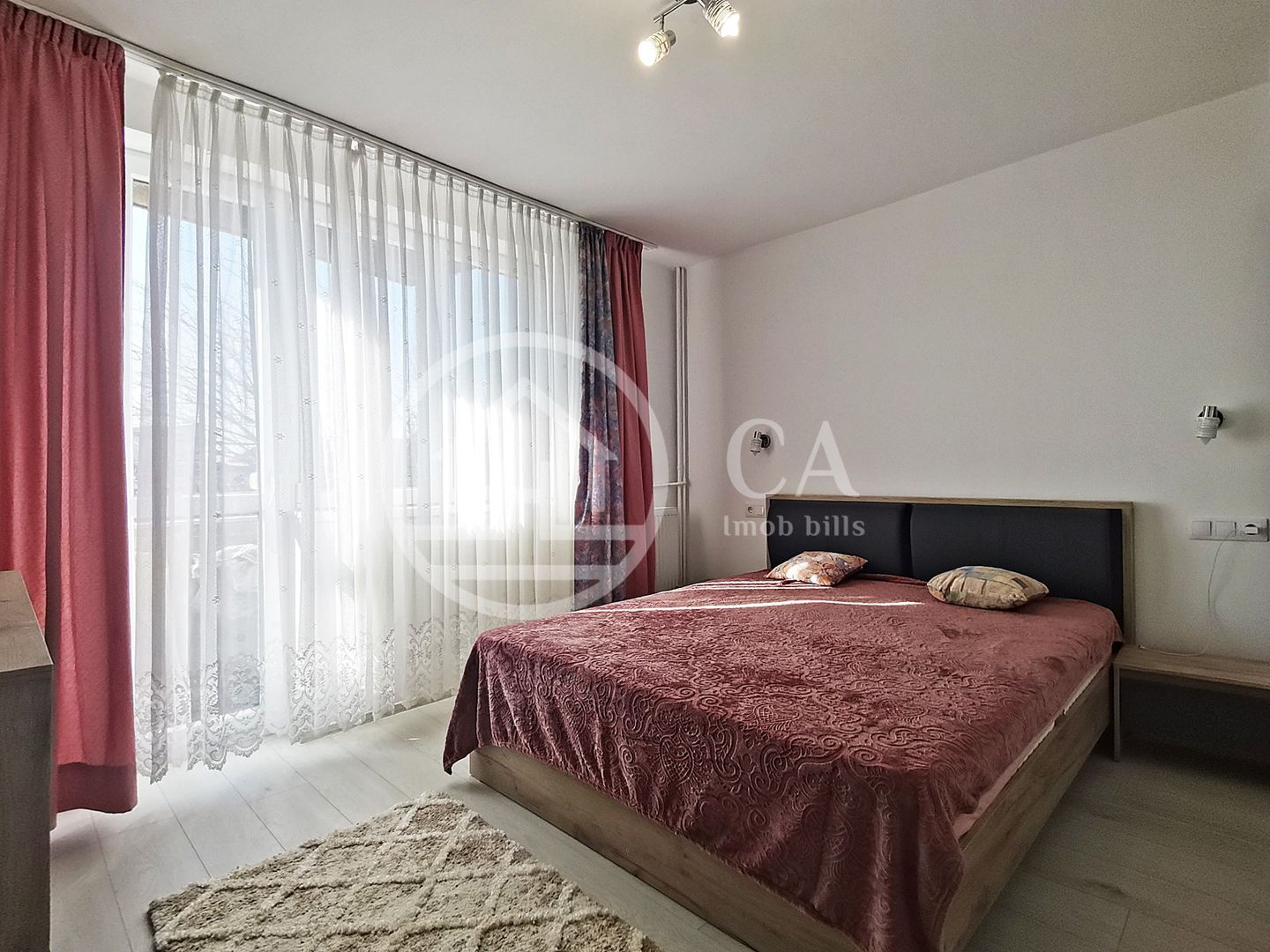 Apartament de inchiriat cu 3 camere in zona ultracentrala, Oradea - Poză 2