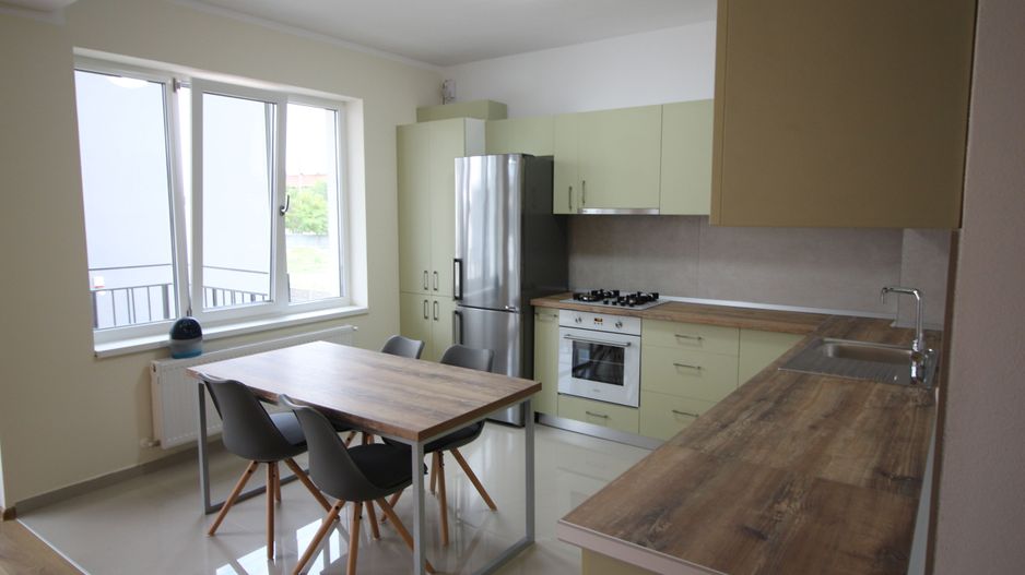 APARTAMENT DEOSEBIT - Poză 1