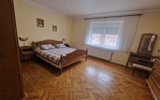 Casa cu 4 camere - 520 mp teren - Garaj - Turnisor - Poză 6