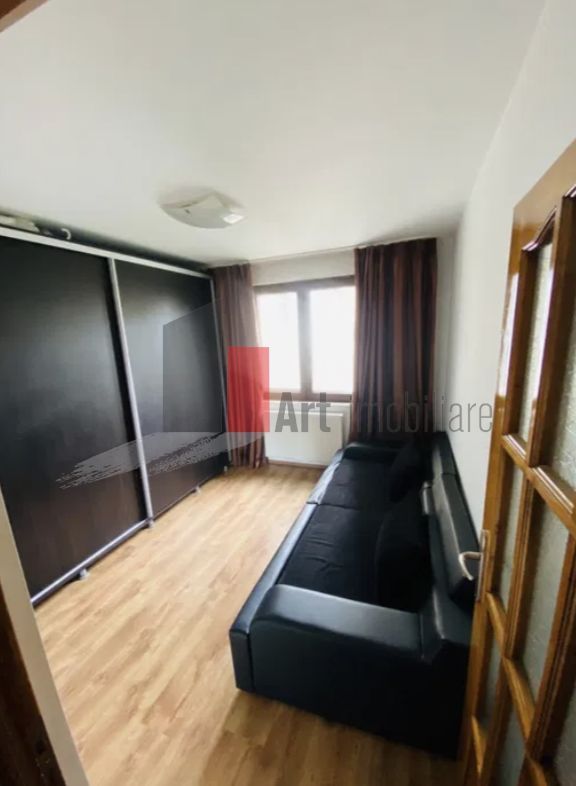 APARTAMENT DE 4 CAMERE  BARCA - Poză 2