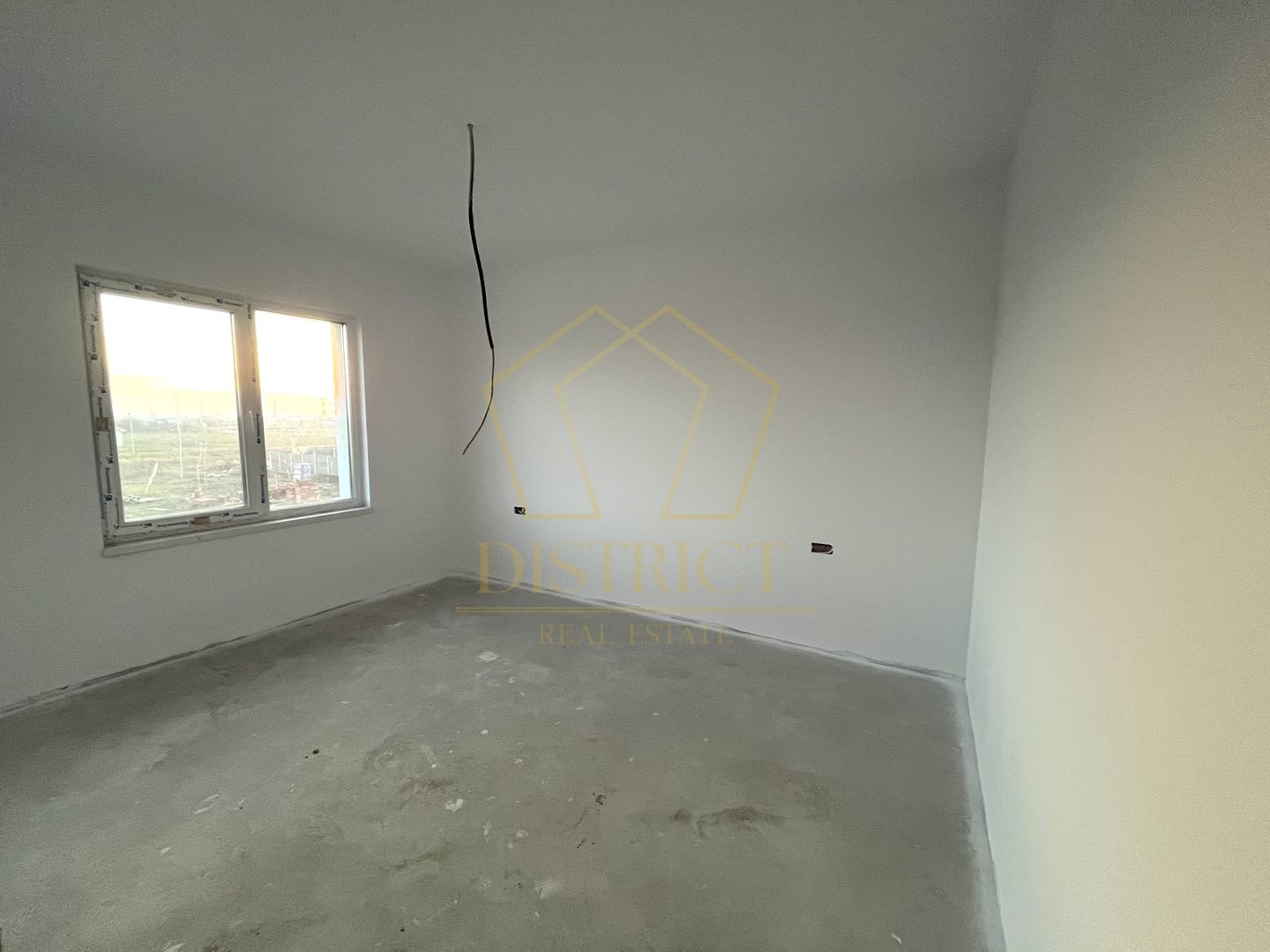 Duplex cu 4 camere despărțit prin camera tehnica | Mosnita Noua - Poză 12