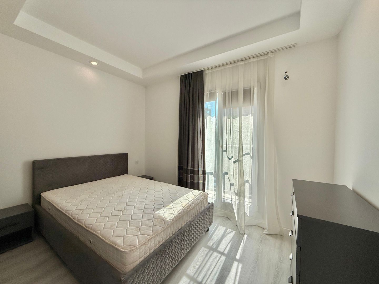 COSMOPOLIS - Apartament cu 2 camere tip studio, mobilat si utilat. - Poză 4