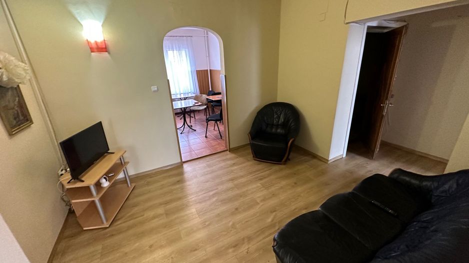 Apartament spatios 150 mp - Poză 1