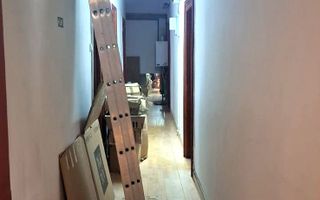 Sanctuar de Epocă: Reședință Grandioasă cu 10 Camere, Turn și Grădină - Poză 16