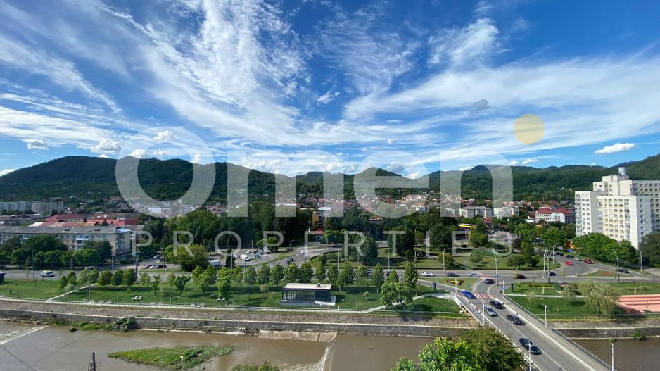 Apartament cu 2 camere, cu view superb, situat central - Poză 11