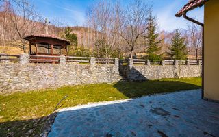 Casă de vacanță în Poiana Mărului. - Poză 20