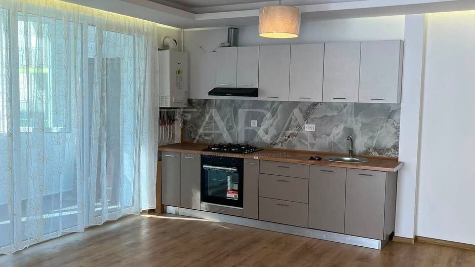 Apartament modern cu 3 camere, balcon închis, boxă, zona Eroilor. - Poză 1