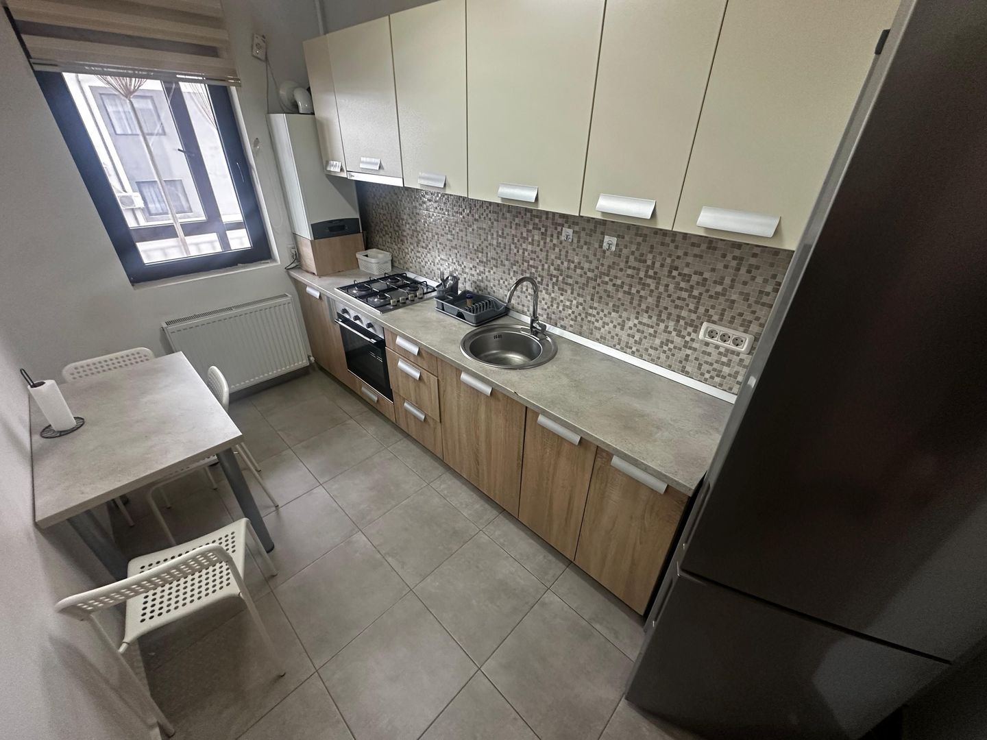 AP. 2 CAMERE - PARULUI, BLOC NOU, LOC PARCARE, BUCATARIE INCHISA - Poză 4