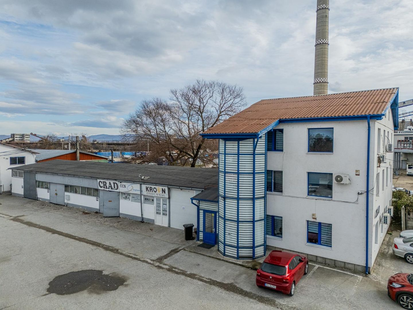 Hala + birouri, 3300 mp teren, toate utilitatile - Poză 5