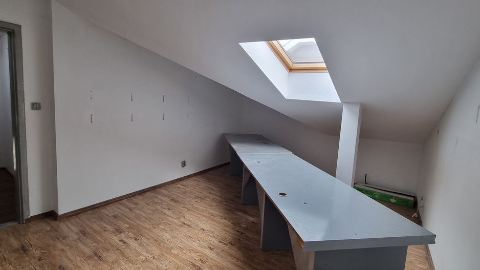 Casă P+M, 4 camere, str Lebedei, singur in curte - 600 E. Comision 0 - Poză 6