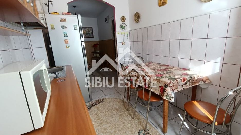 Apartament de vanzare cu 3 camere, decomandat - Valea Aurie - Poză 11