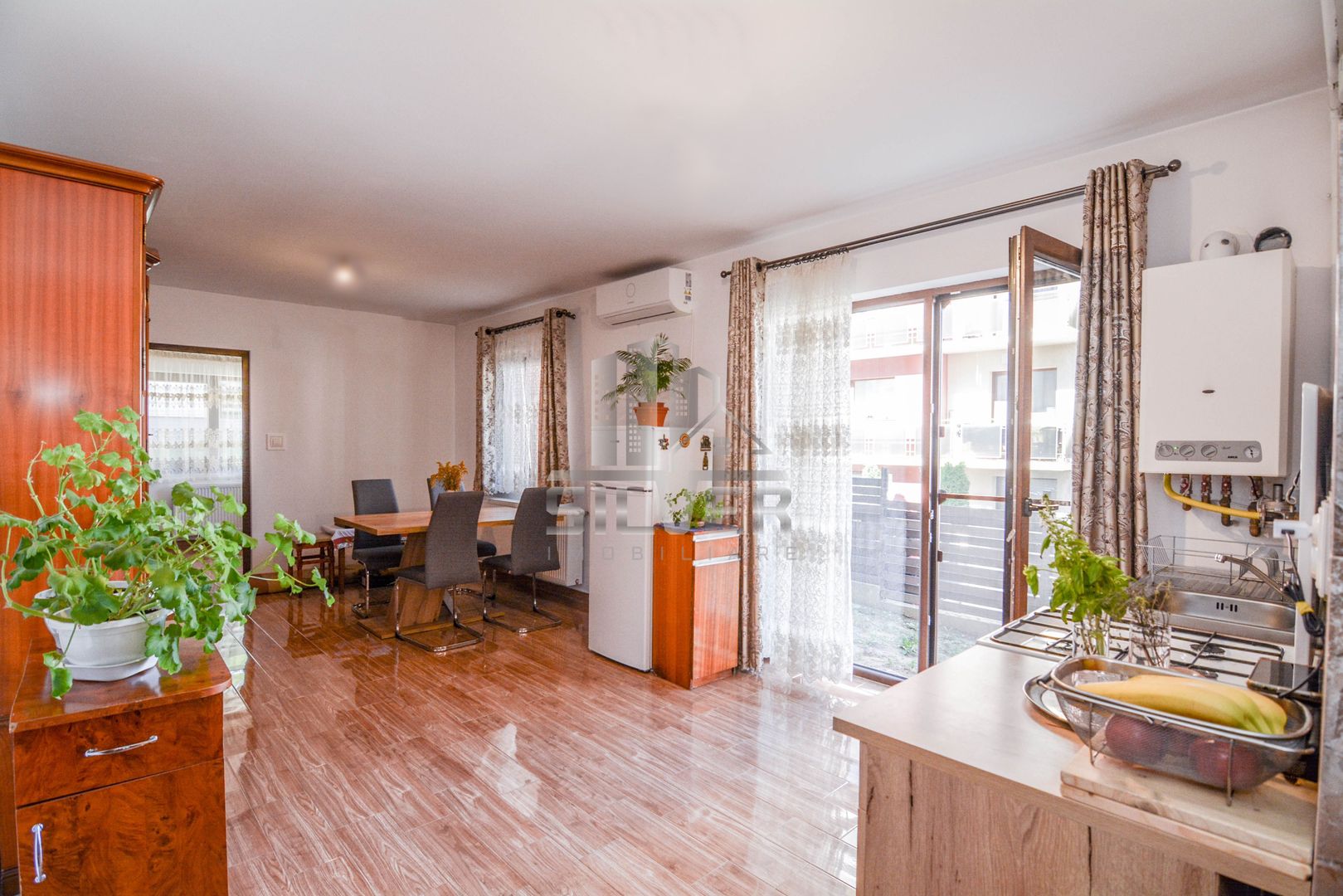 Apartament 3 camere cu Gradina si 2 locuri de parcare Poligon Floresti - Poză 1