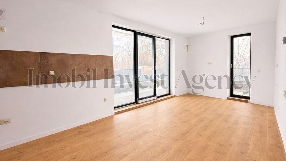 Apartament 3 camere de vanzare in bloc cu vedere la lac/dezvoltator. - Poză 2