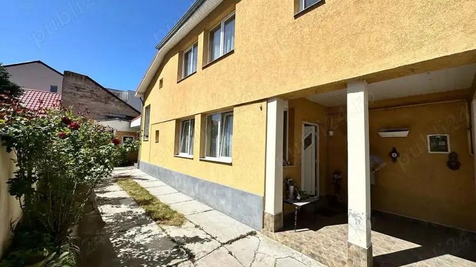 Vand sau schimb Casa P+Et+M -zona Piata Mare Str Bujorului - Poză 2