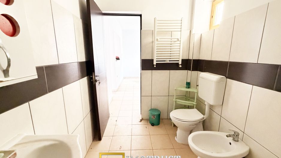 Apartament spațios la parter |ideal pentru locuire, birou, investiție - Poză 6