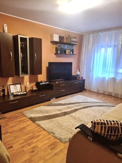 Apartament spațios, 2 camere decomandate, etaj 1, zona Piața Centrală - Poză 1
