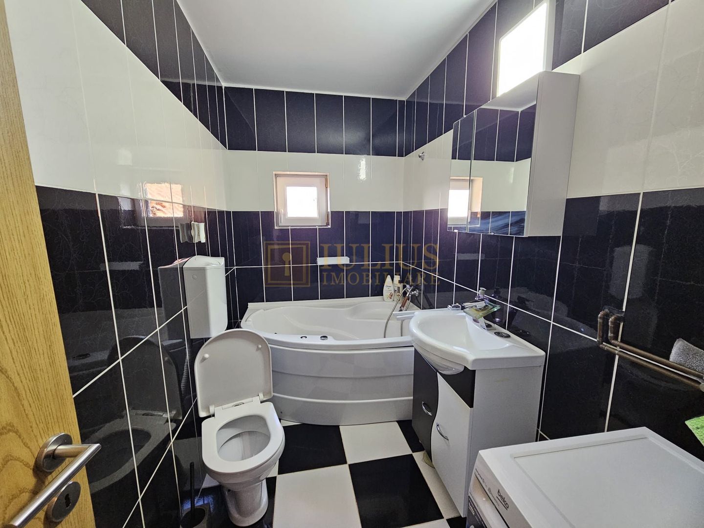 3 camere, zona centrala, centrala proprie, ideal pentru studenti, familie - Poză 5